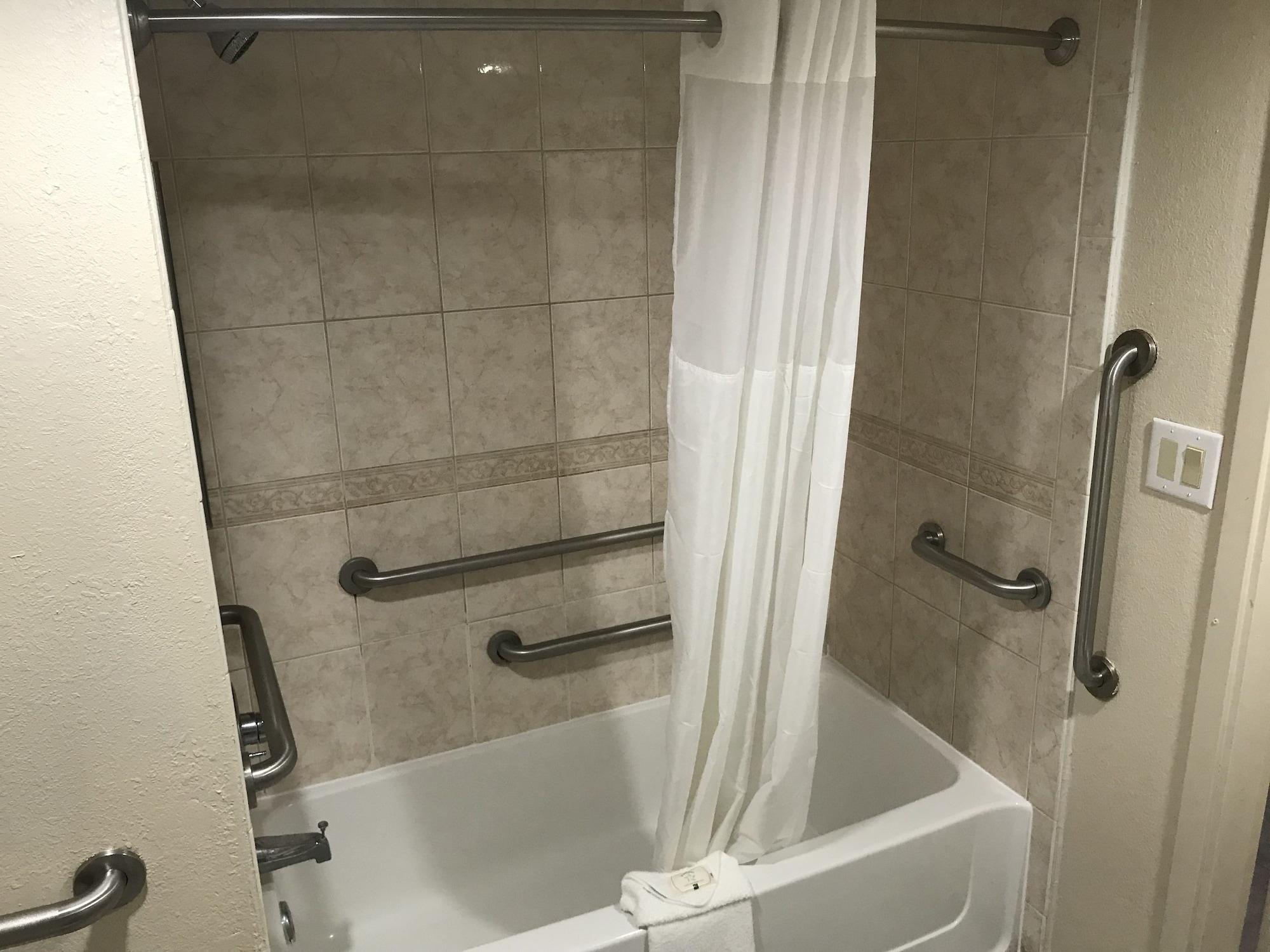 Quality Inn And Conference Center Richmond Extérieur photo
