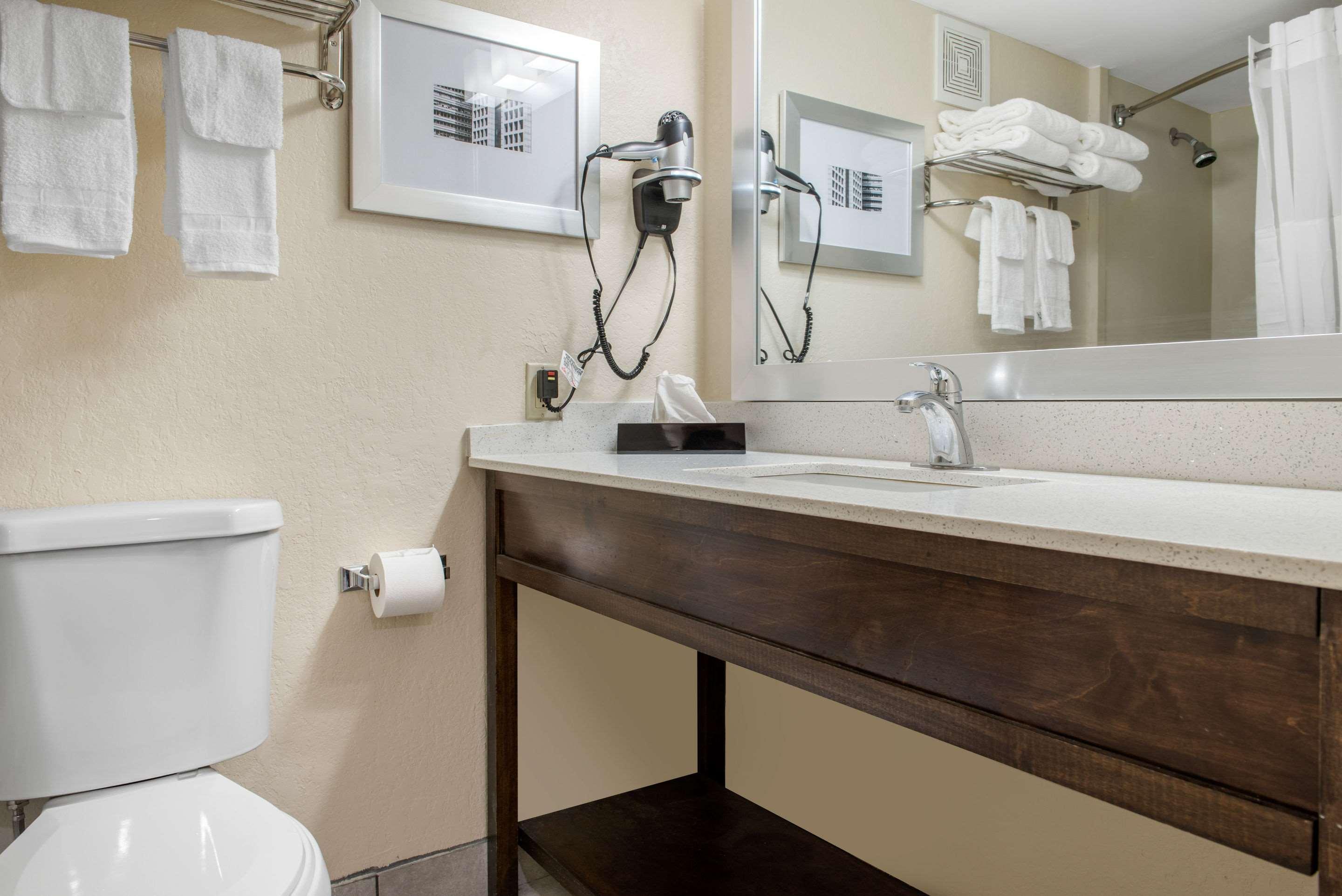 Quality Inn And Conference Center Richmond Extérieur photo