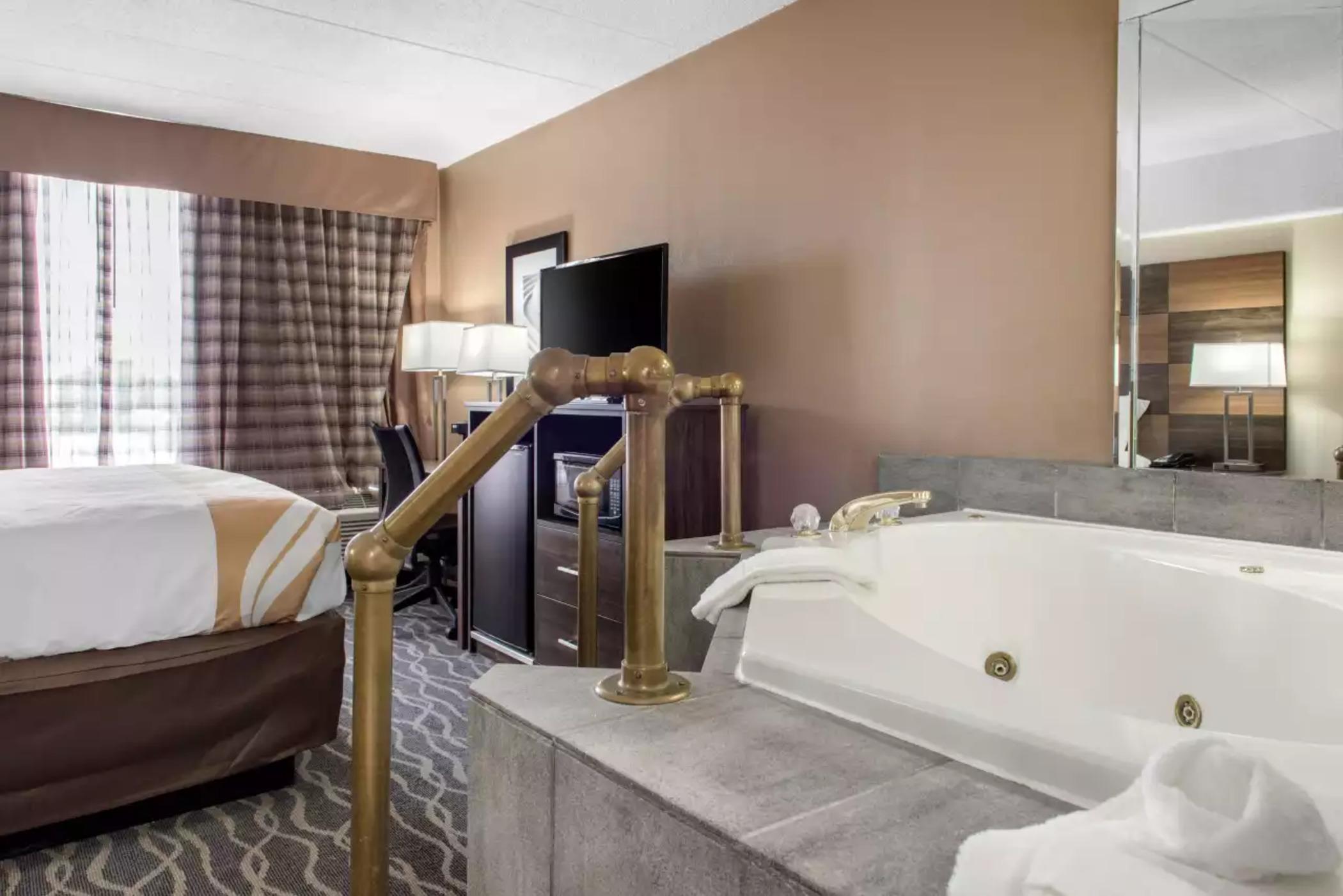 Quality Inn And Conference Center Richmond Extérieur photo