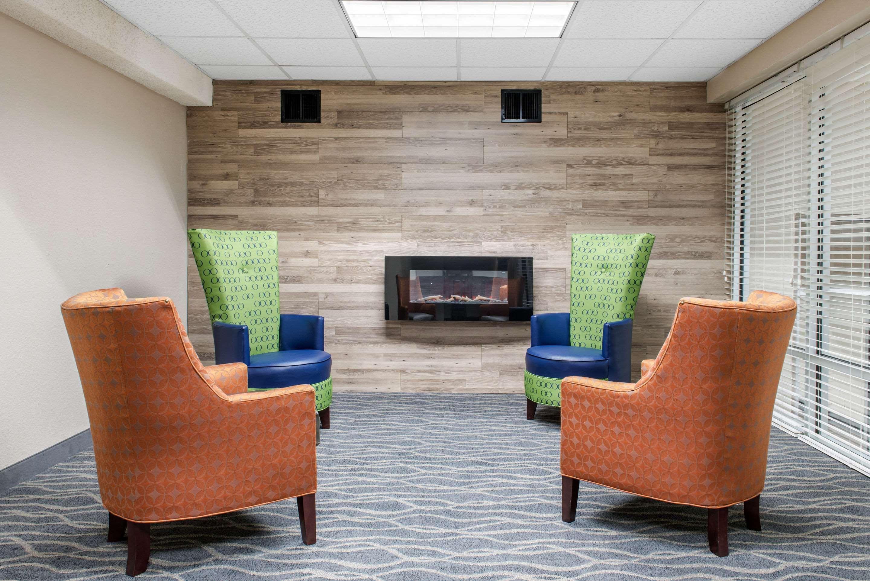 Quality Inn And Conference Center Richmond Extérieur photo