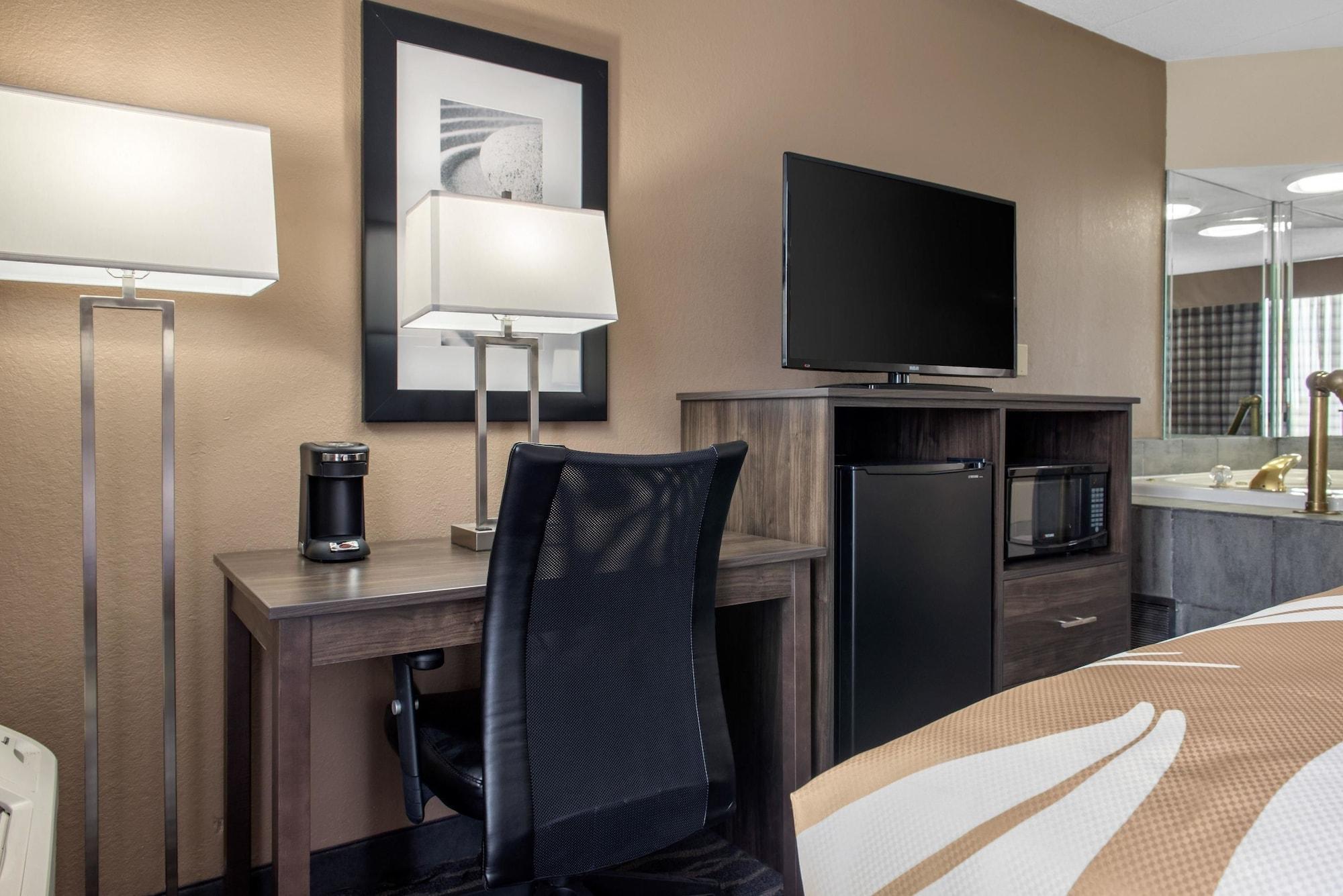 Quality Inn And Conference Center Richmond Extérieur photo